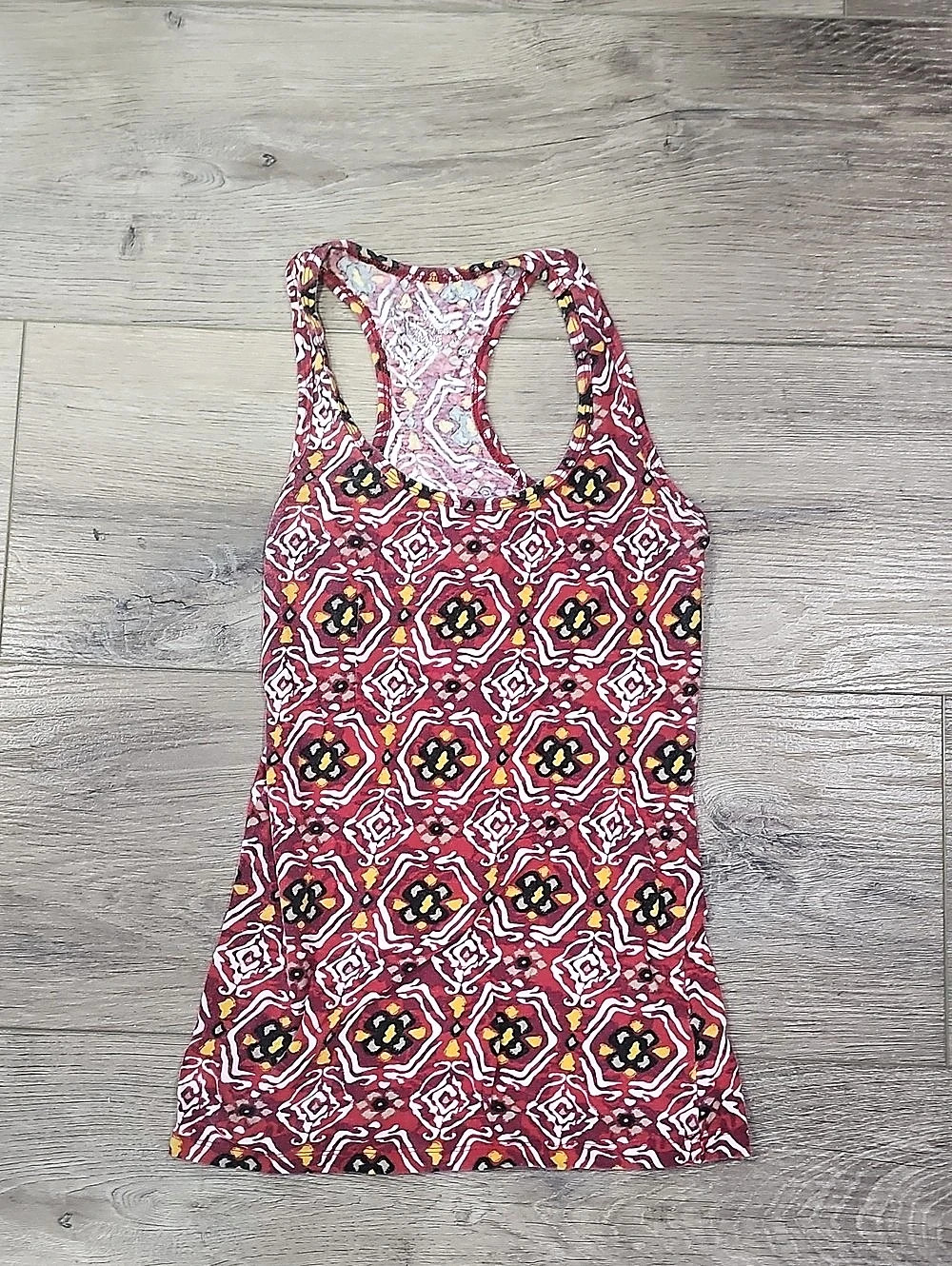 Rue21 Geometric Racerback Tank in Red & White Size Medium Like New